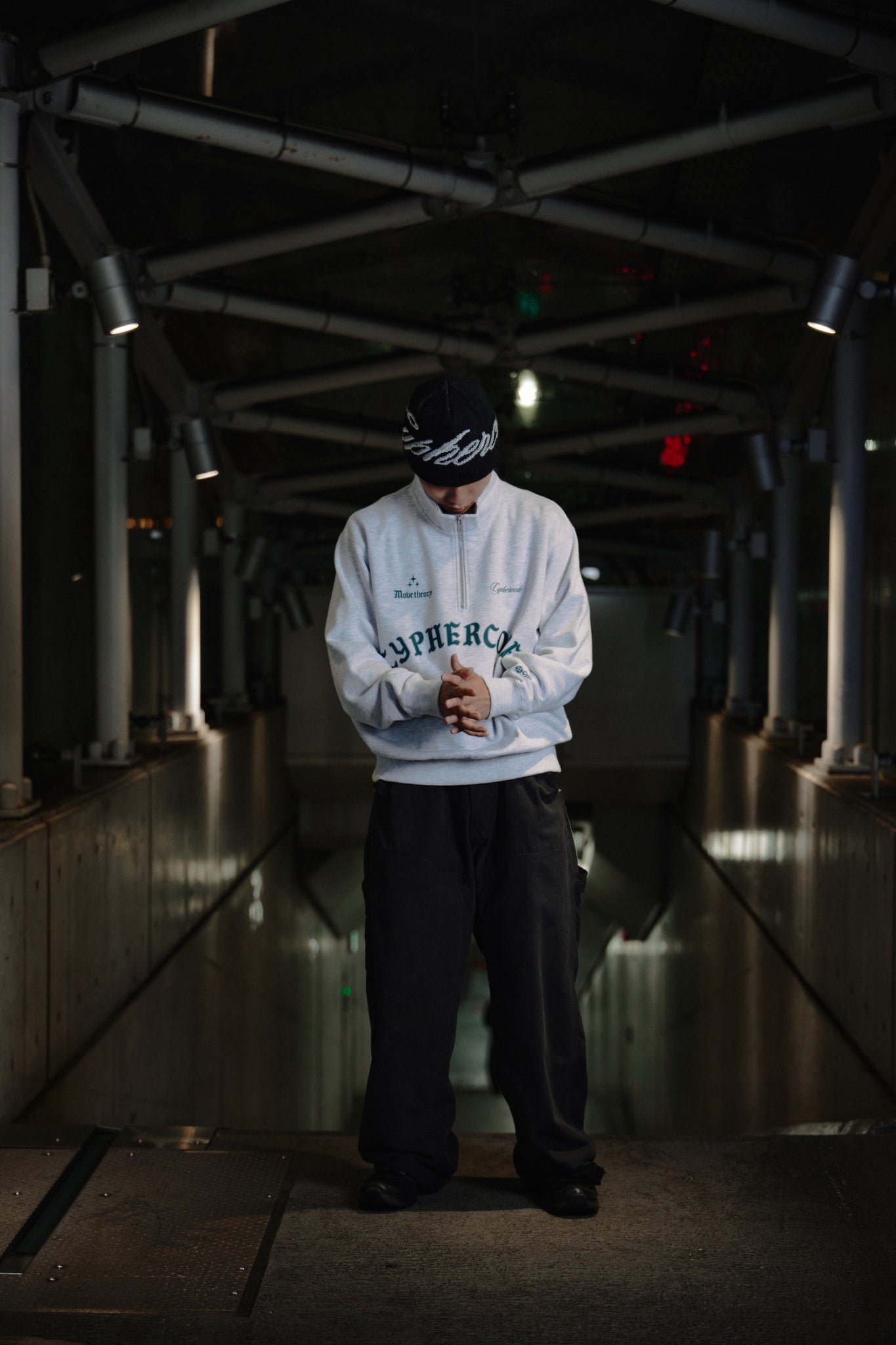 ARCH LOGO HALF ZIP SWEAT