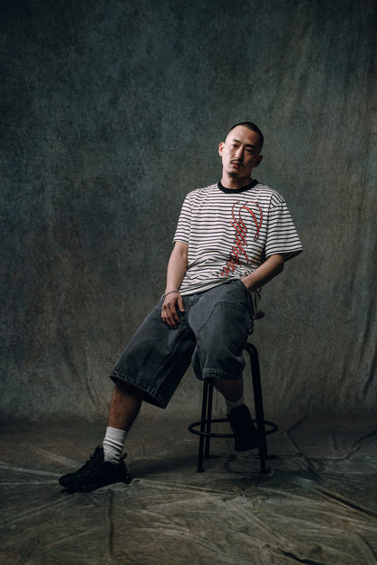 BIG SCRIPT BOARDER TEE