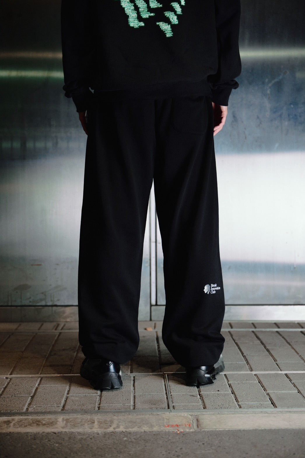 BREAK INNOVATION CODE SWEAT PANTS