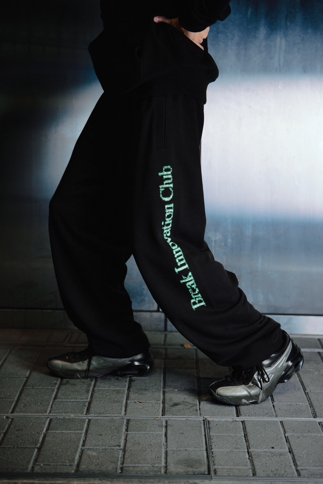 BREAK INNOVATION CODE SWEAT PANTS