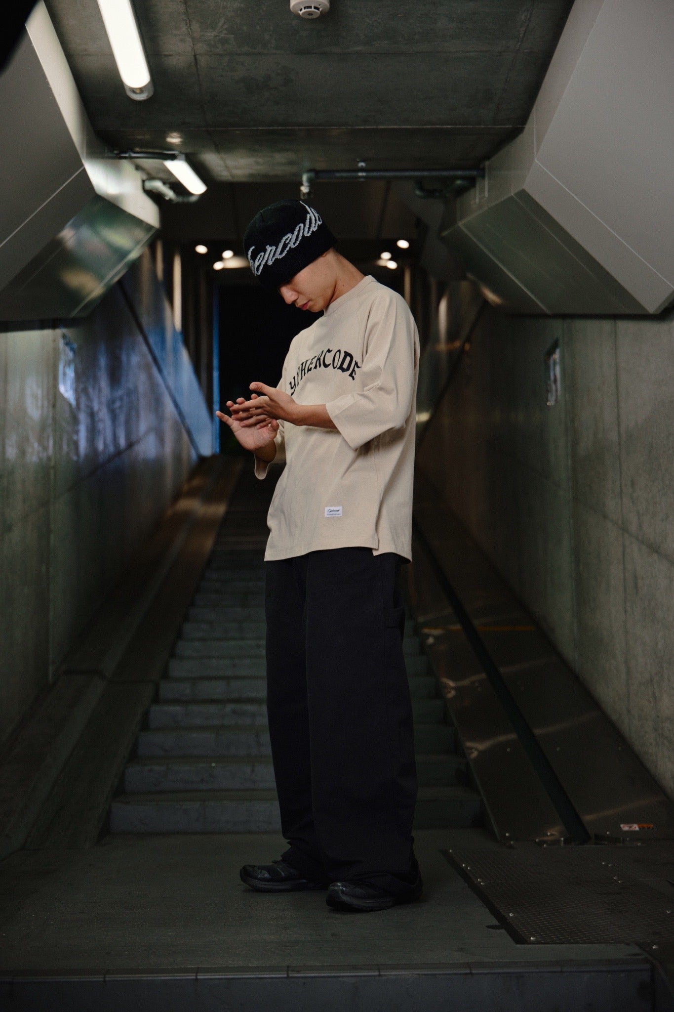 ARCH LOGO ELBOW SLEEVE TEE