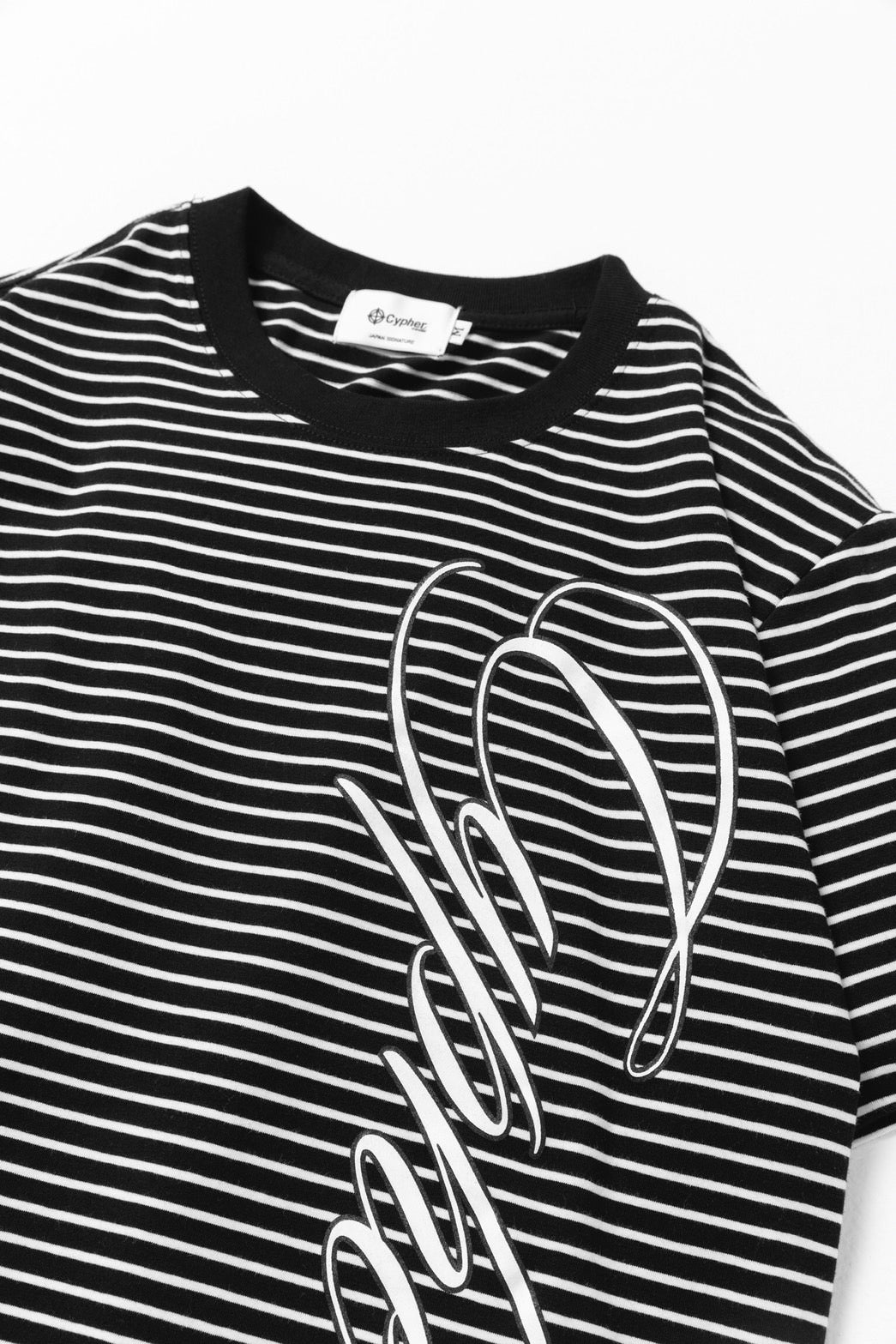 BIG SCRIPT BOARDER TEE